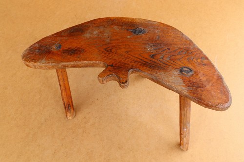 Antica sedia vintage primitiva
